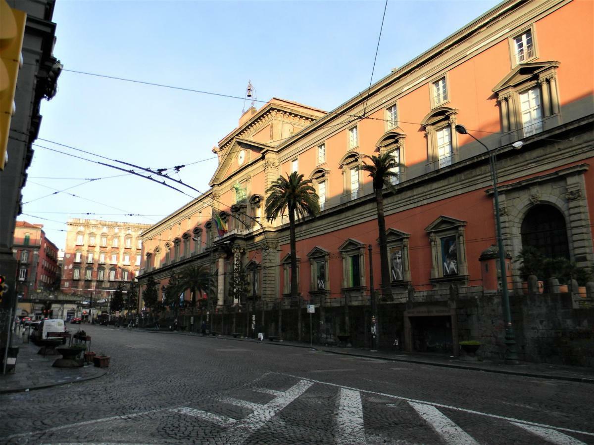 Caponapoli 8 Napoli